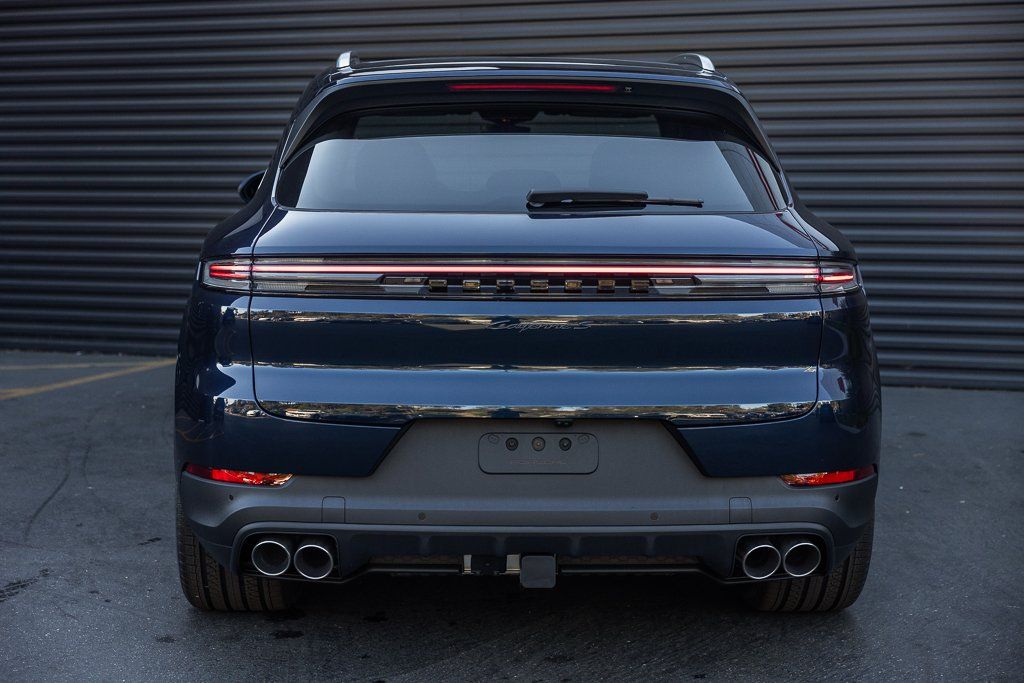 2026 Porsche Cayenne S E-Hybrid - Photo 9