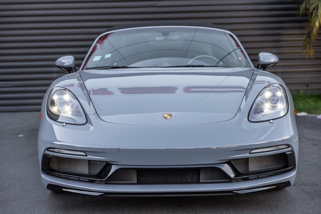 2025 Porsche Boxster S photo 2
