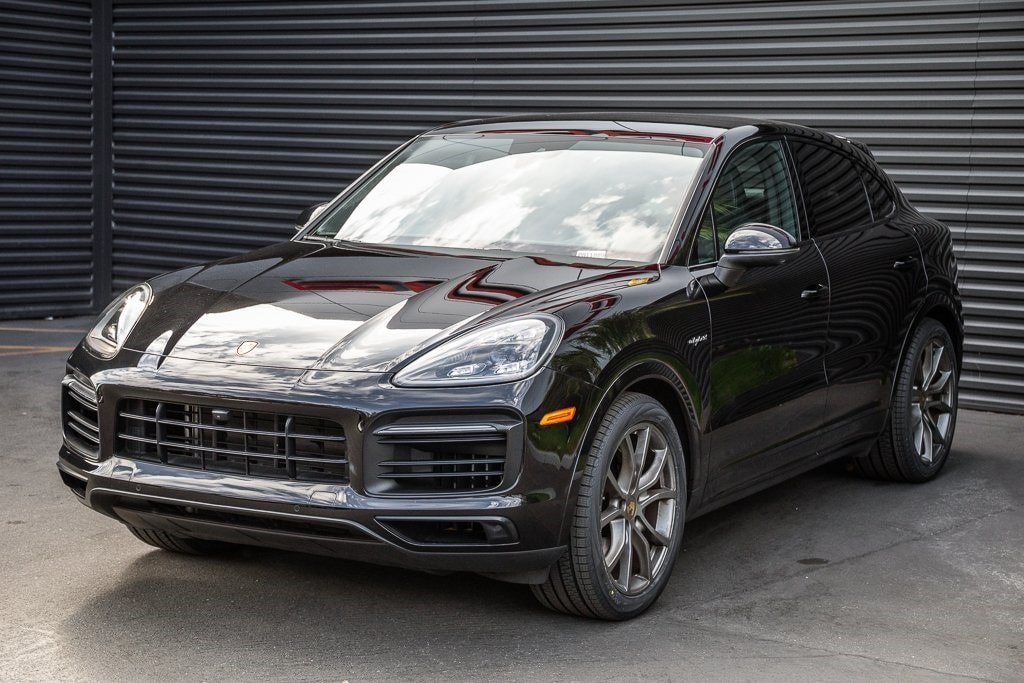 2022 Porsche Cayenne Coup Platinum Edition