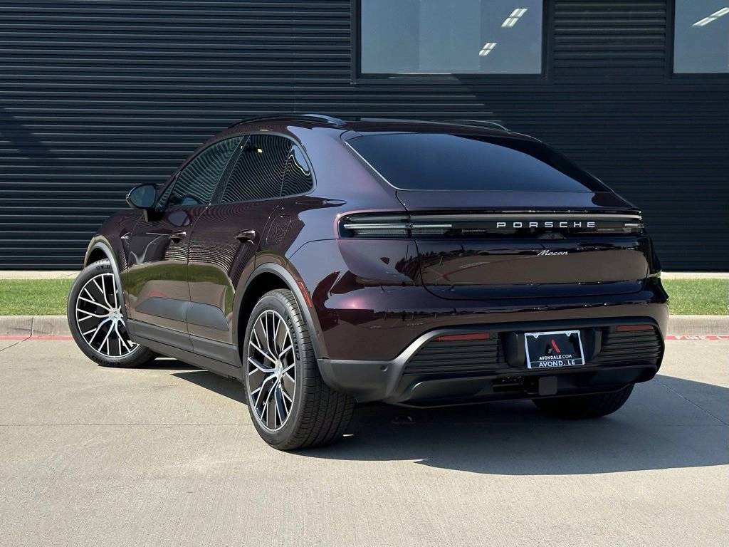 2025 Porsche Macan Electric photo 3