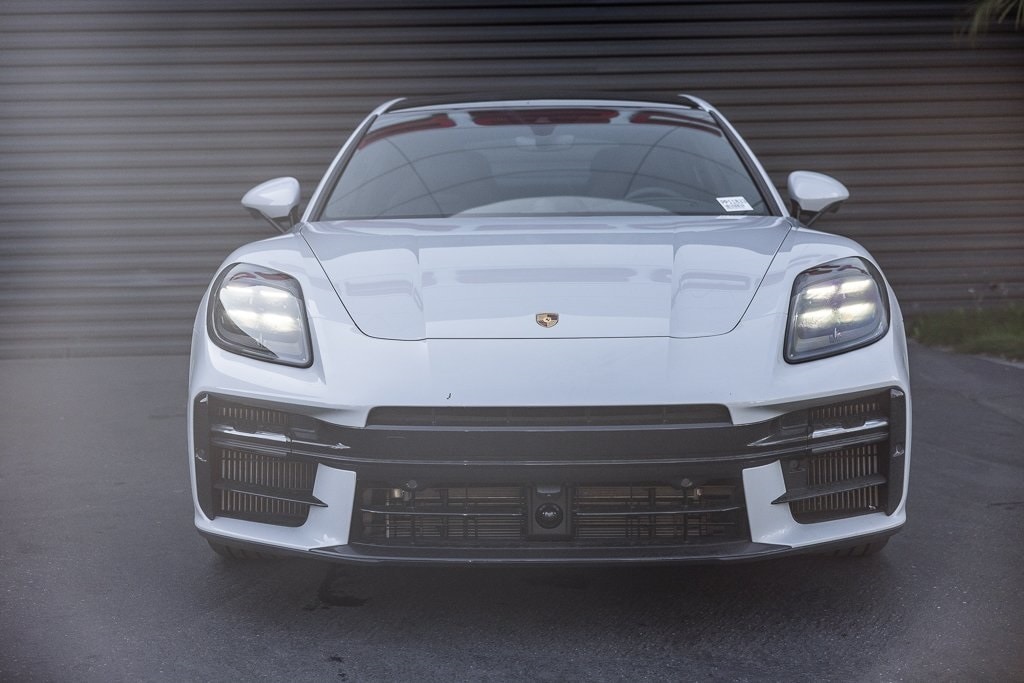 2025 Porsche Panamera GTS photo 7