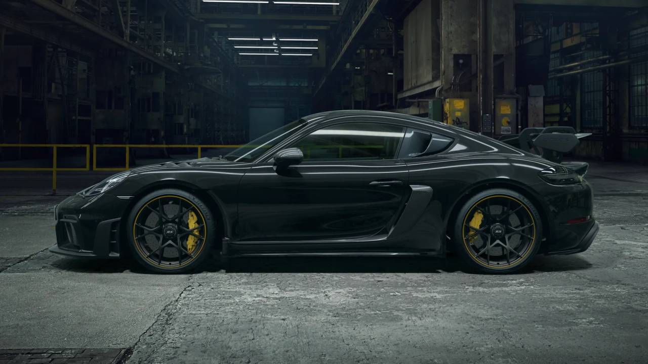 2025 Porsche Cayman GT4 RS photo 2