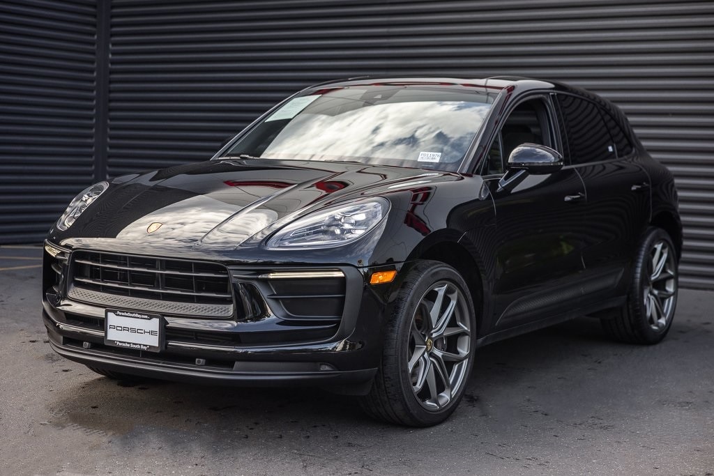 2022 Porsche Macan Base