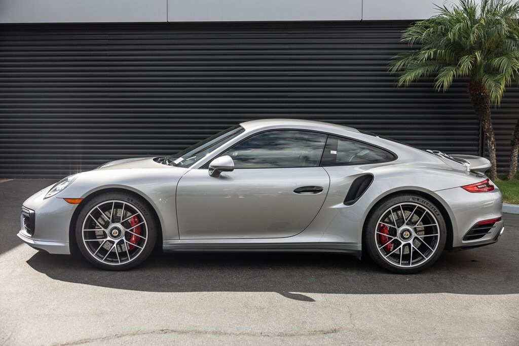 2019 Porsche 911 Turbo S photo 2