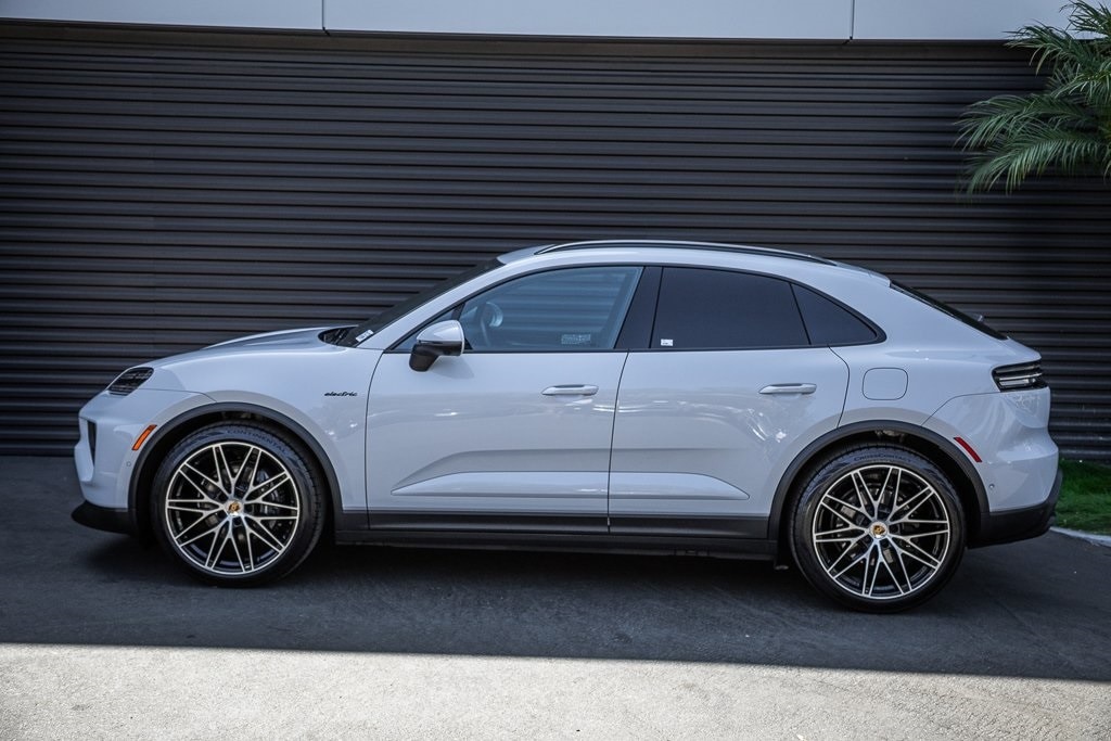 Certified 2025 Porsche Macan Base with VIN WP1AD2XA6SL075253 for sale in Hawthorne, CA