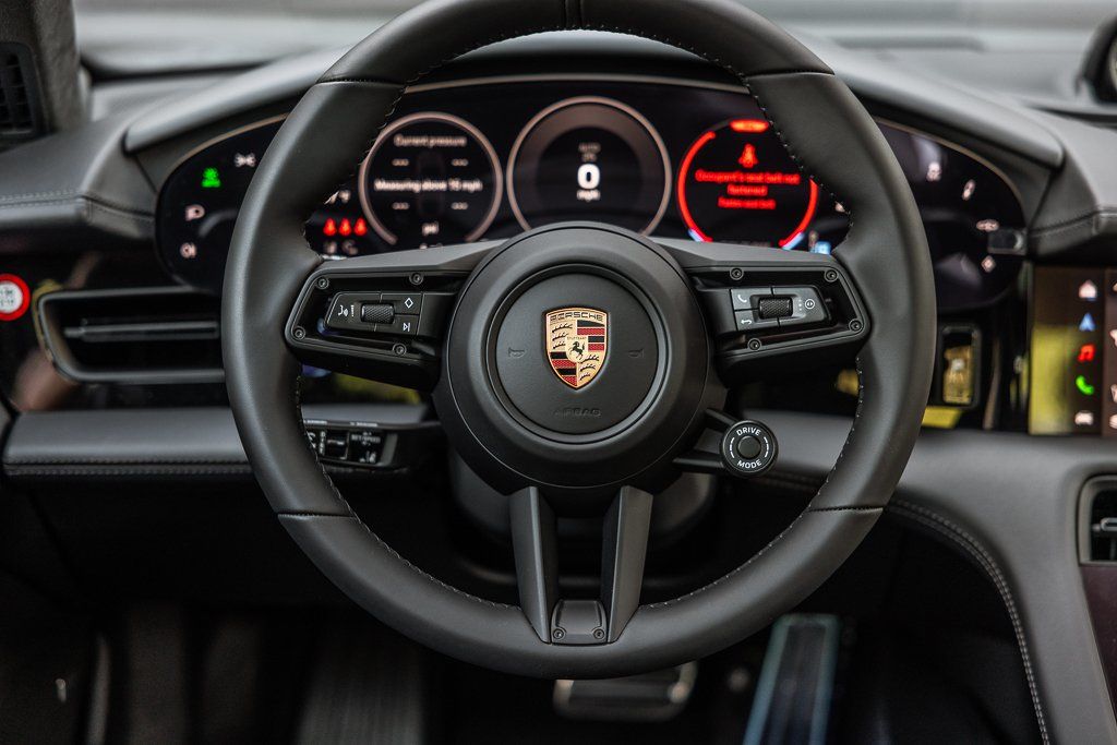 2026 Porsche Taycan GTS - Photo 14