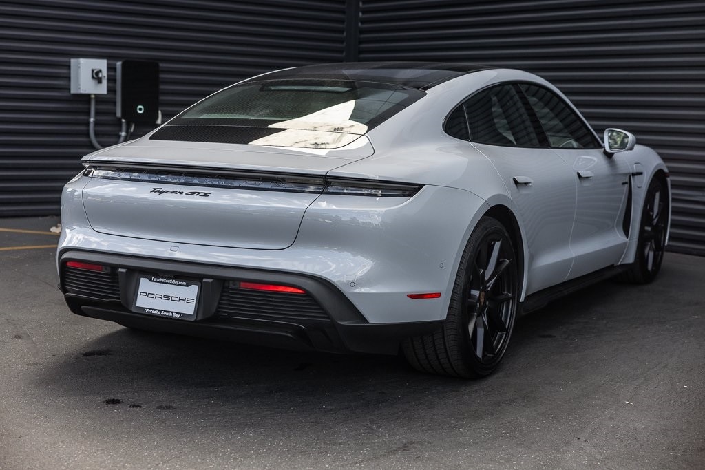 2025 Porsche Taycan GTS photo 10
