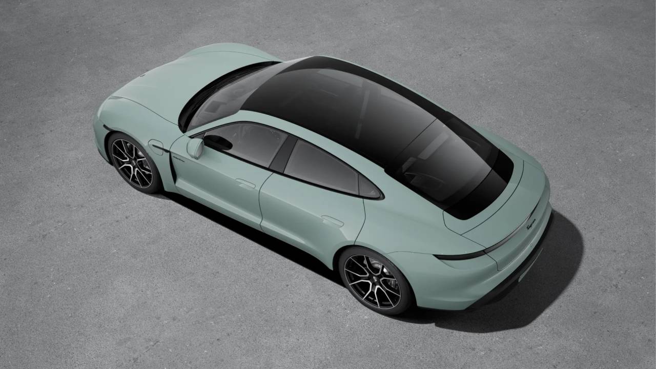 2025 Porsche Taycan photo 4