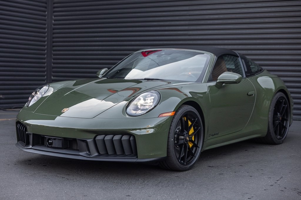 2026 Porsche 911 Targa 4 GTS photo 2