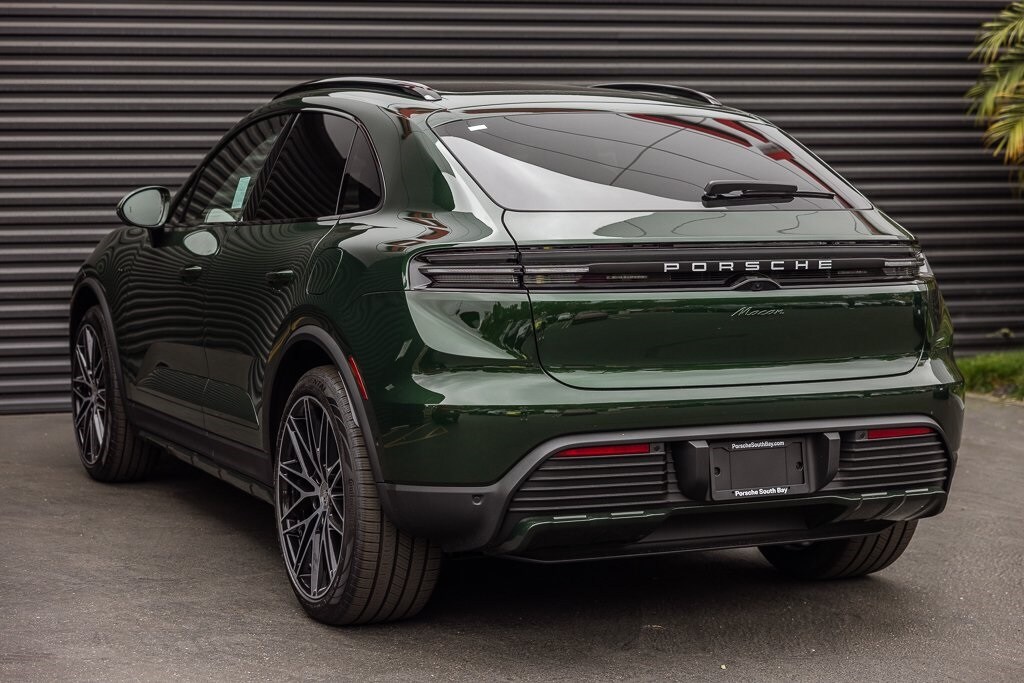 2025 Porsche Macan Electric photo 3