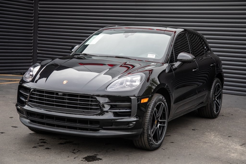 2021 Porsche Macan S photo 2