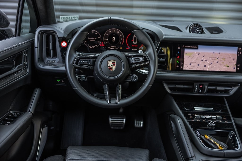 2025 Porsche Cayenne Coupe GTS photo 13