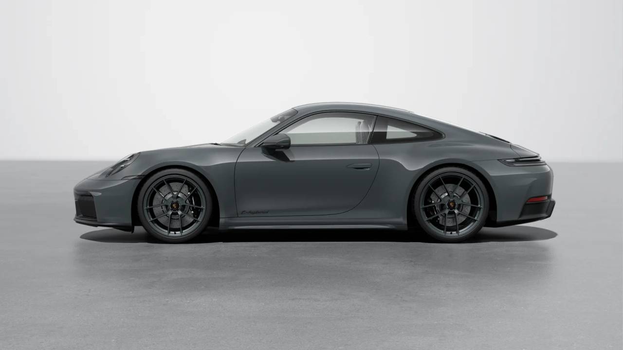 2026 Porsche 911 GTS photo 2