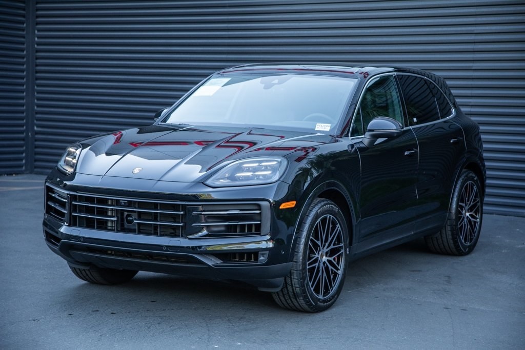 2025 Porsche Cayenne Base