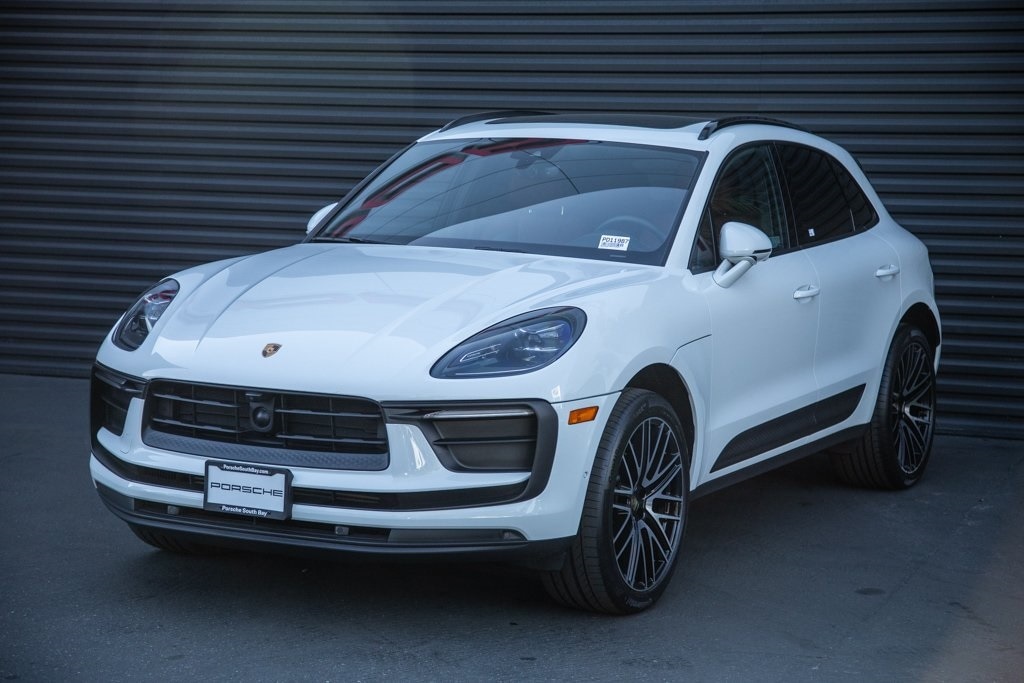 2022 Porsche Macan Base