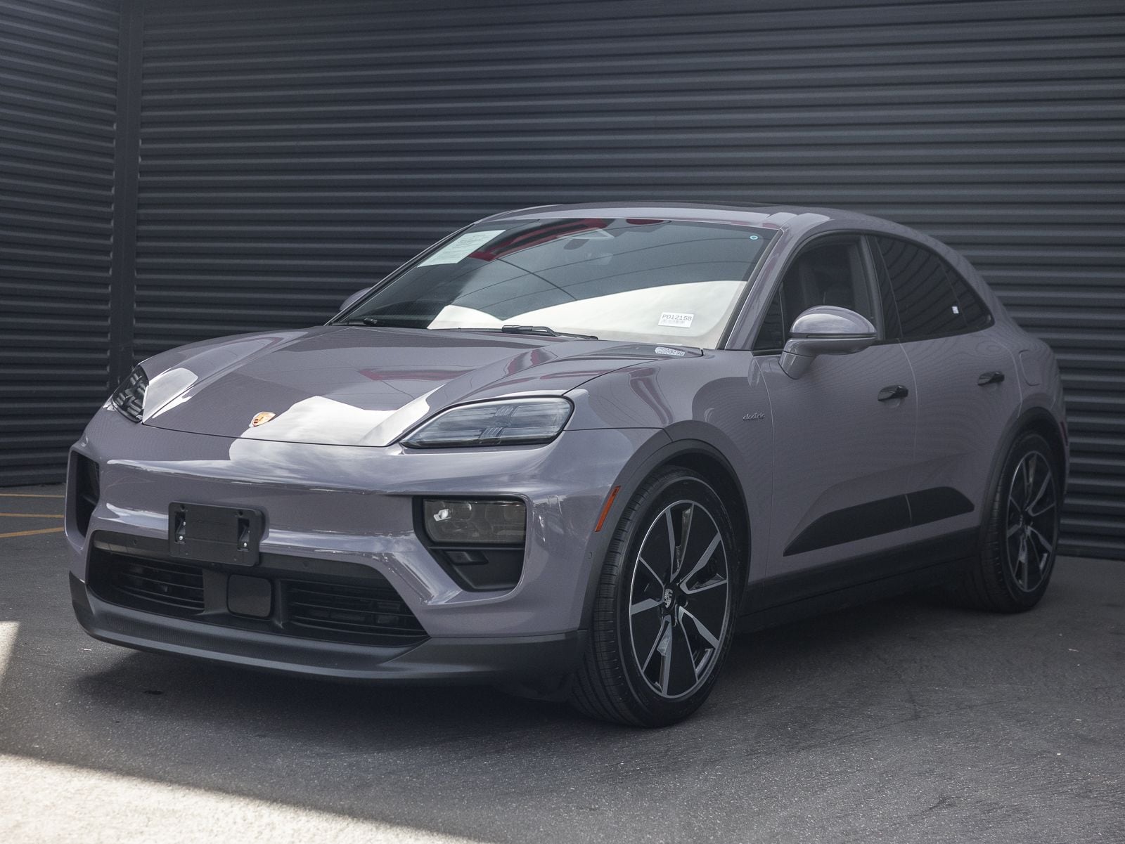2025 Porsche Macan Macan 4 Electric's photo