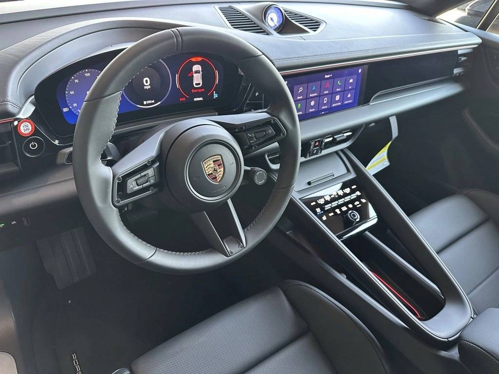 2025 Porsche Macan Electric photo 4