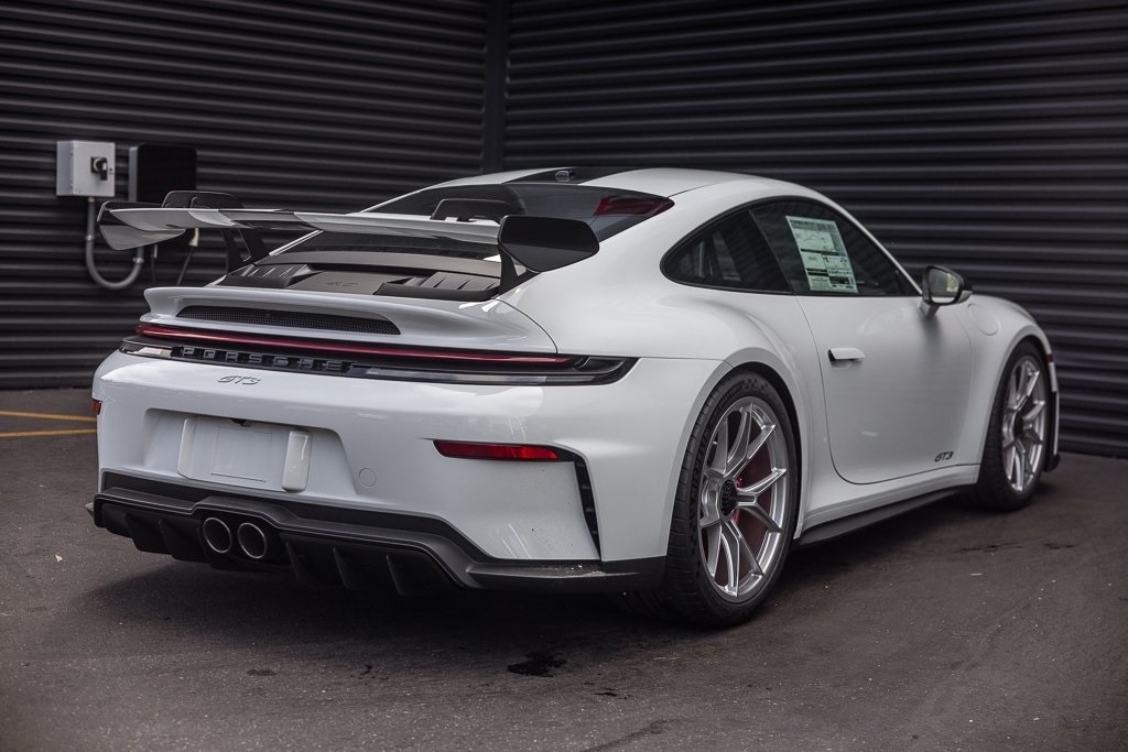 2025 Porsche 911 GT3 photo 10