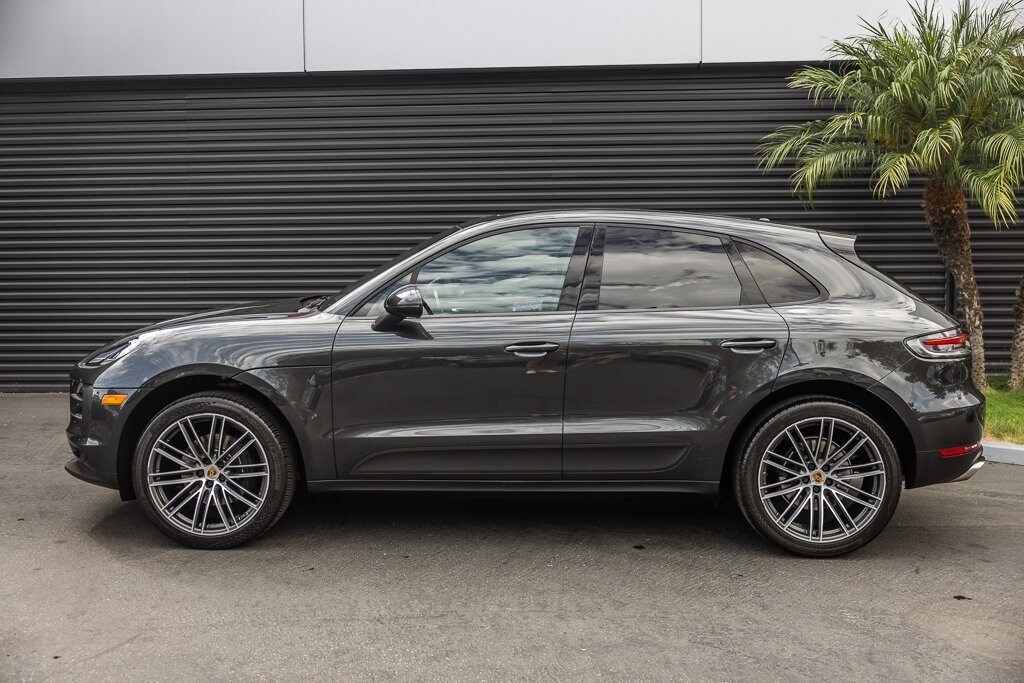 2020 Porsche Macan photo 2