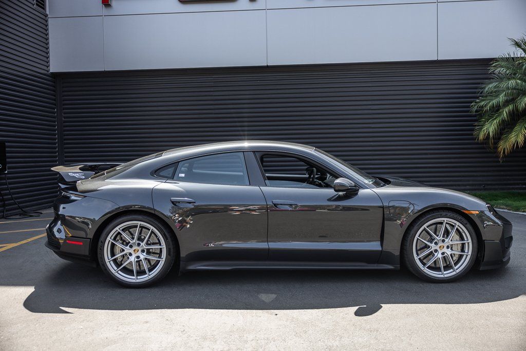 2025 Porsche Taycan Turbo GT with Weissach Package - Photo 8
