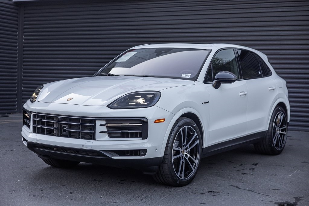2025 Porsche Cayenne E-Hybrid's photo