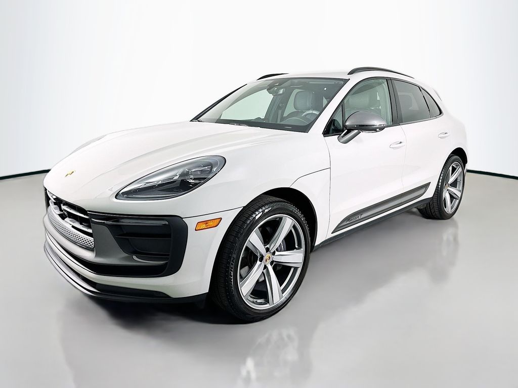 2023 Porsche Macan T's photo