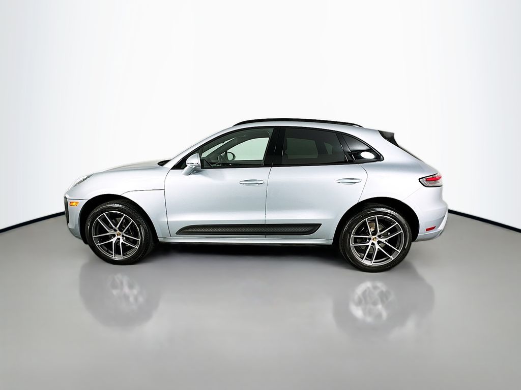 2023 Porsche Macan Base