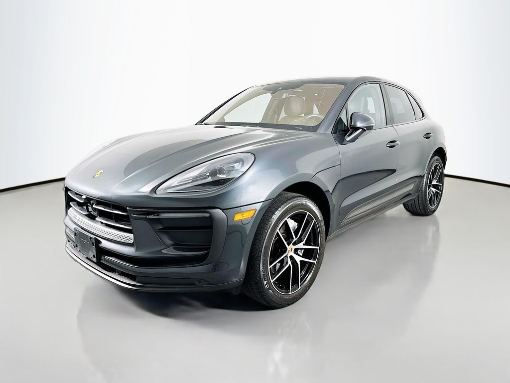 2022 Porsche Macan Base