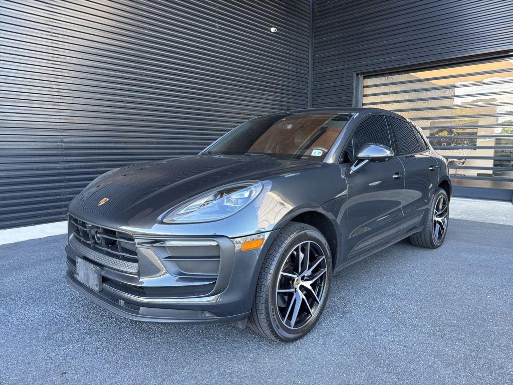2022 Porsche Macan Base