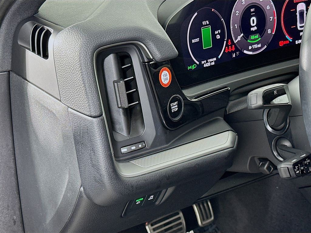 2025 Porsche Cayenne Coup E-Hybrid - Photo 11