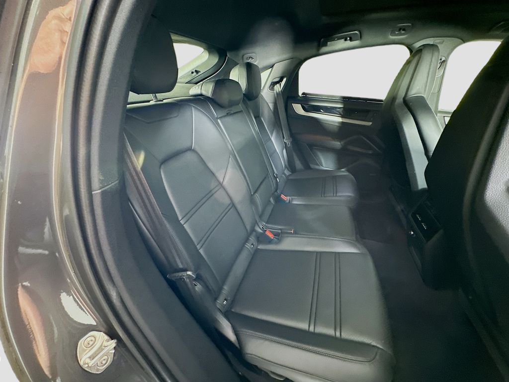 2025 Porsche Cayenne Coup E-Hybrid - Photo 29