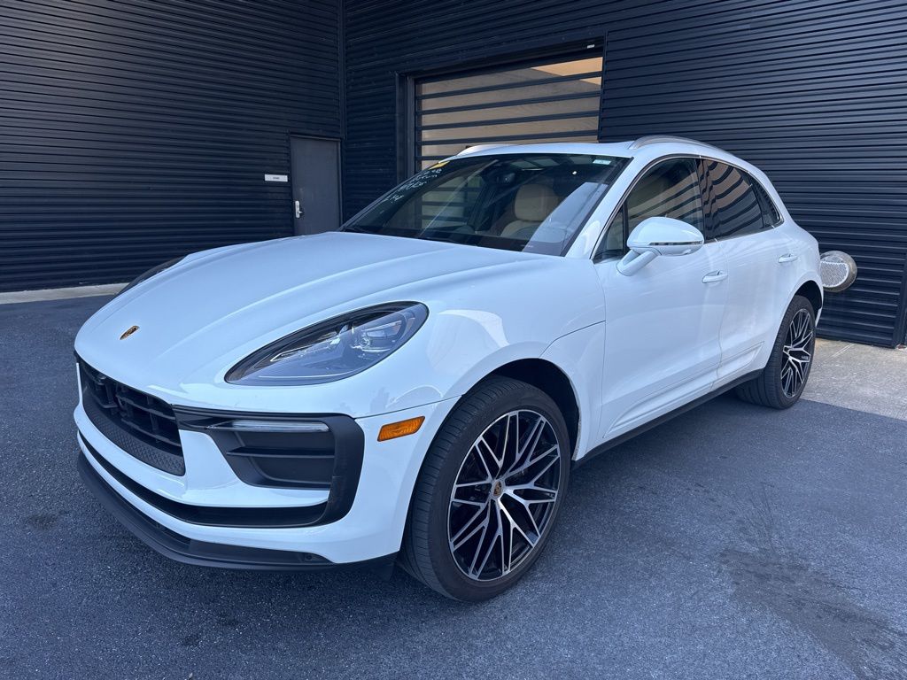 2023 Porsche Macan Base