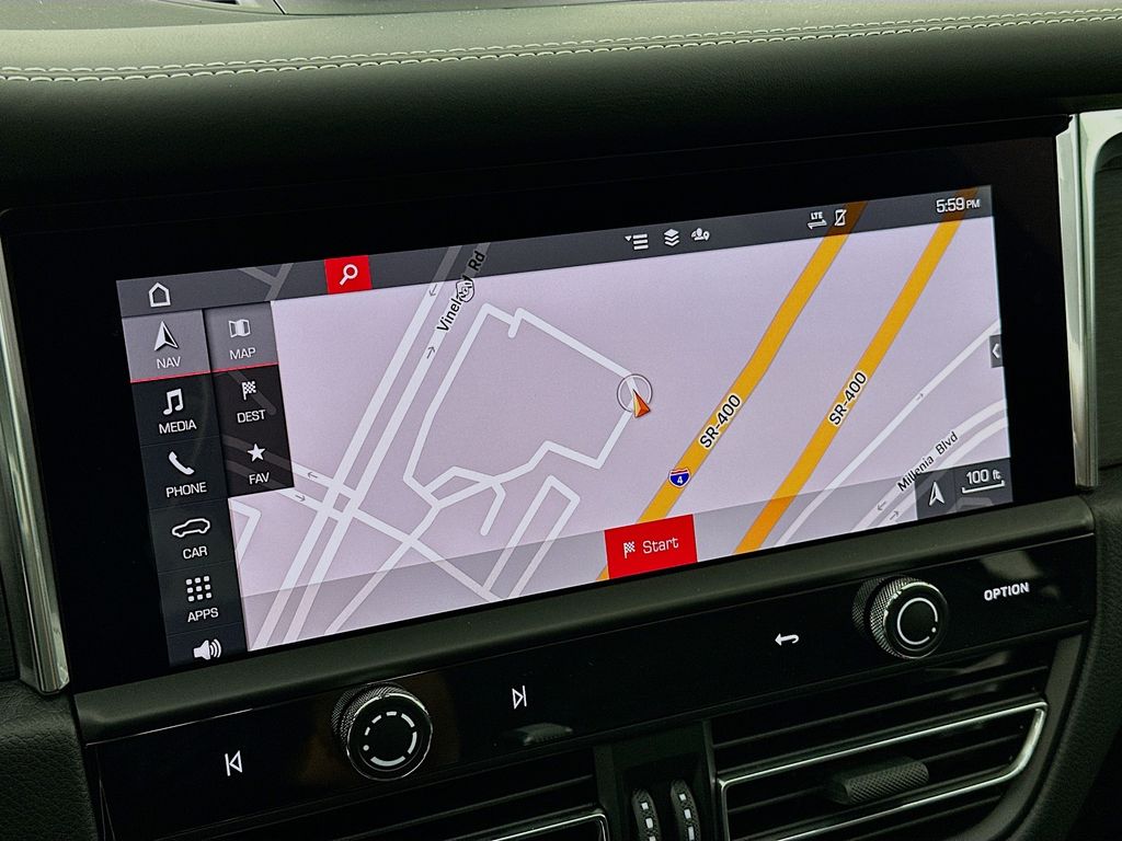 2026 Porsche Macan GTS - Photo 16