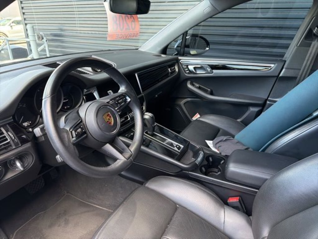 Certified 2022 Porsche Macan  SUV