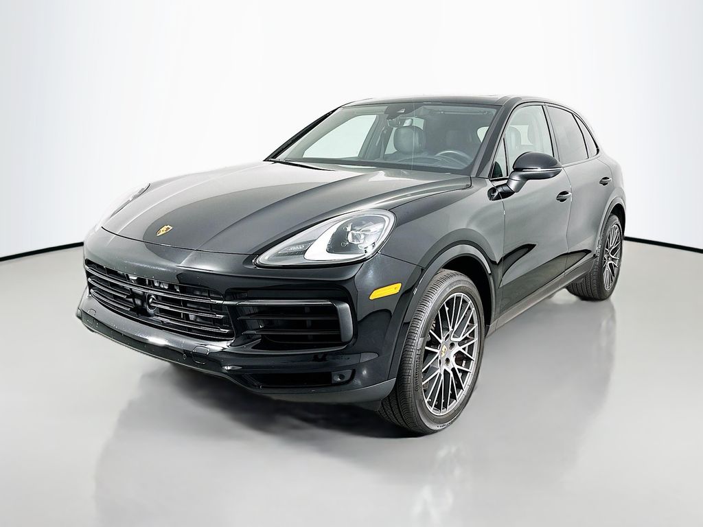 2022 Porsche Cayenne Base's photo
