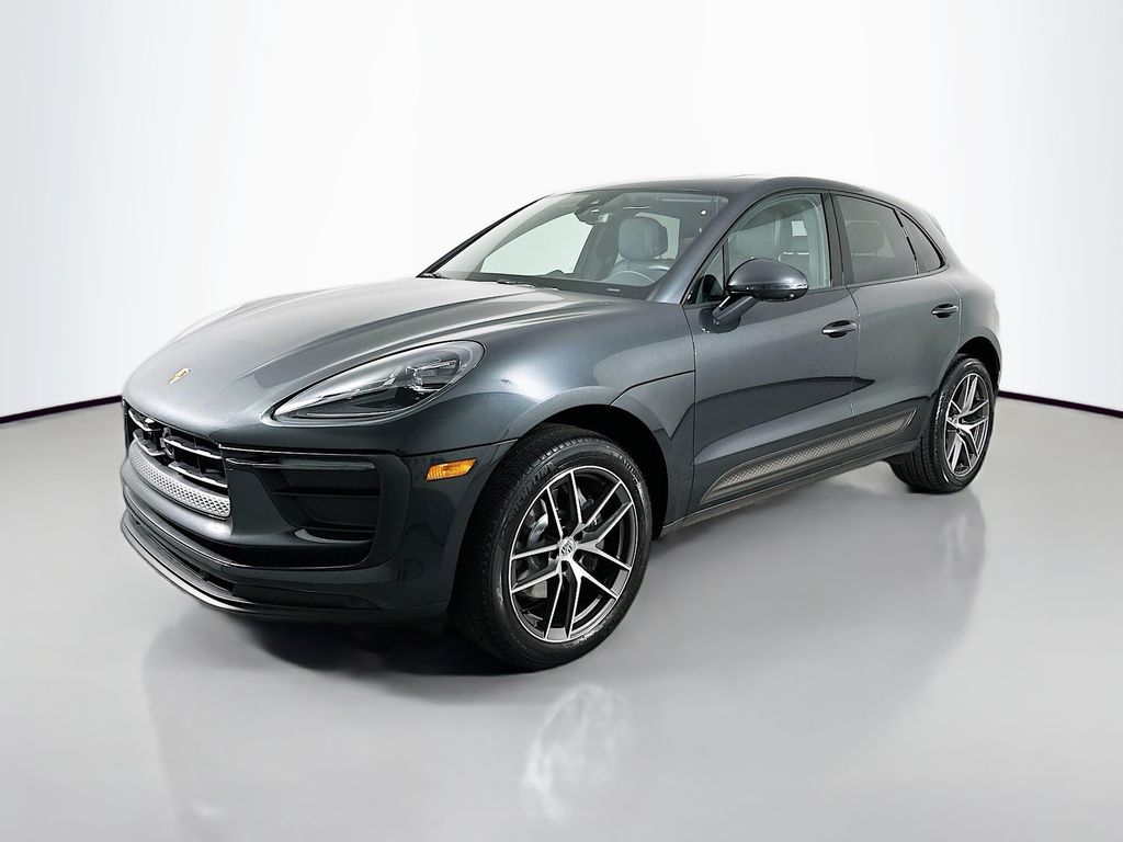 2023 Porsche Macan Base