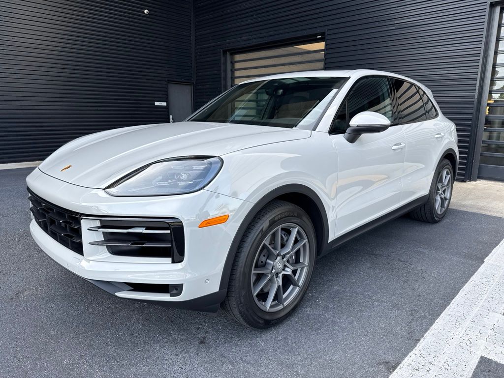 2024 Porsche Cayenne -'s photo