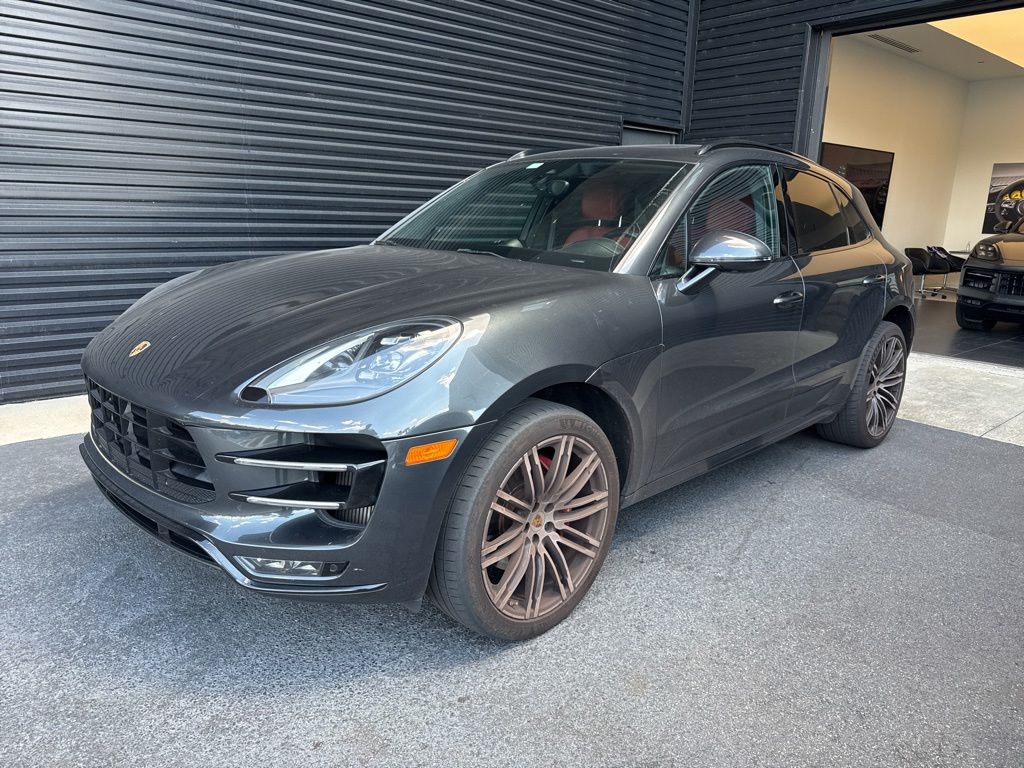 2017 Porsche Macan Turbo's photo