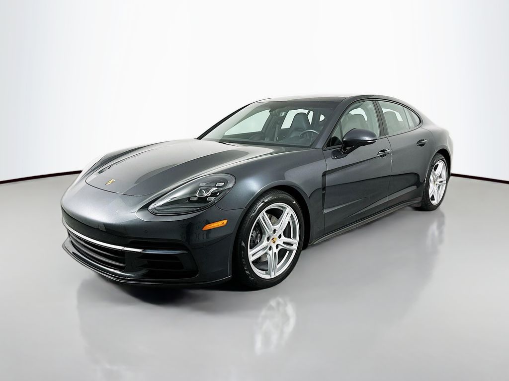 2020 Porsche Panamera Base's photo