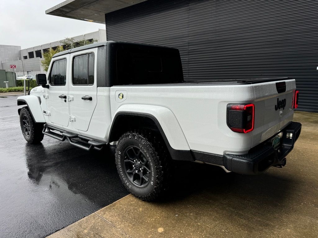 Used 2024 Jeep Gladiator Willys Truck