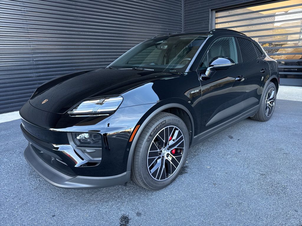 2025 Porsche Macan S's photo