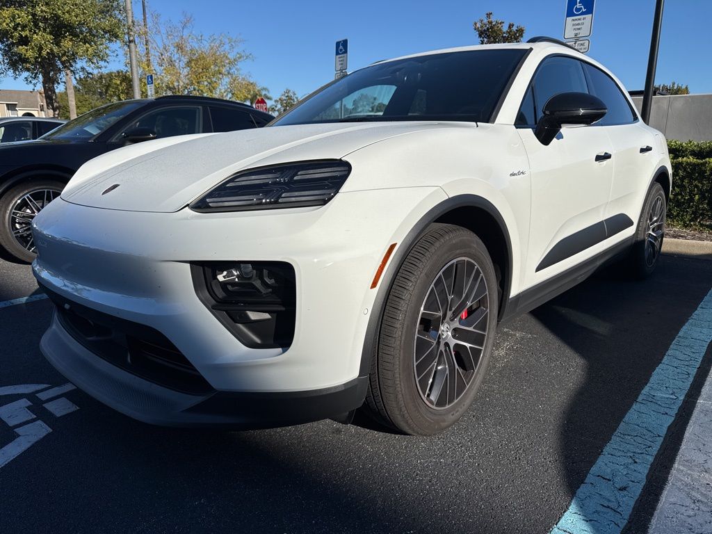 2025 Porsche Macan S's photo