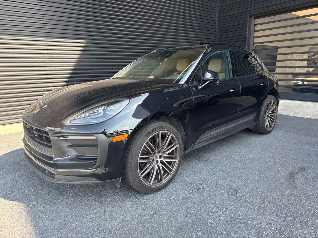 2024 Porsche Macan -'s photo