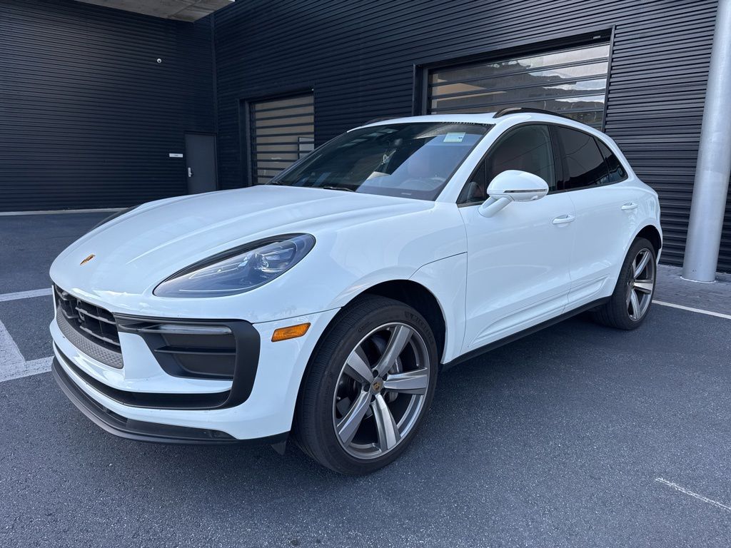 2024 Porsche Macan Base