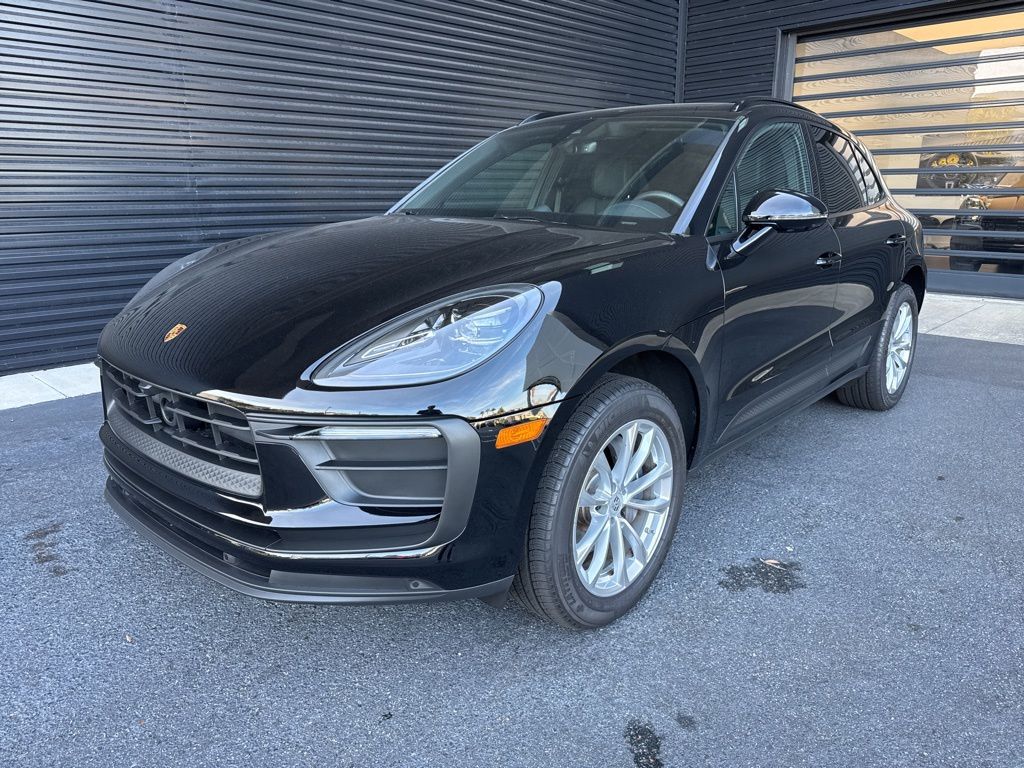 2025 Porsche Macan T's photo