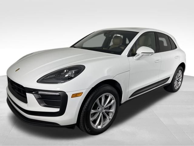 2025 Porsche Macan Base