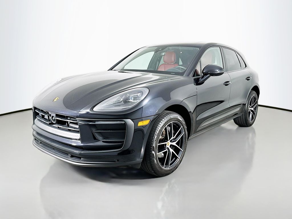 2024 Porsche Macan T's photo
