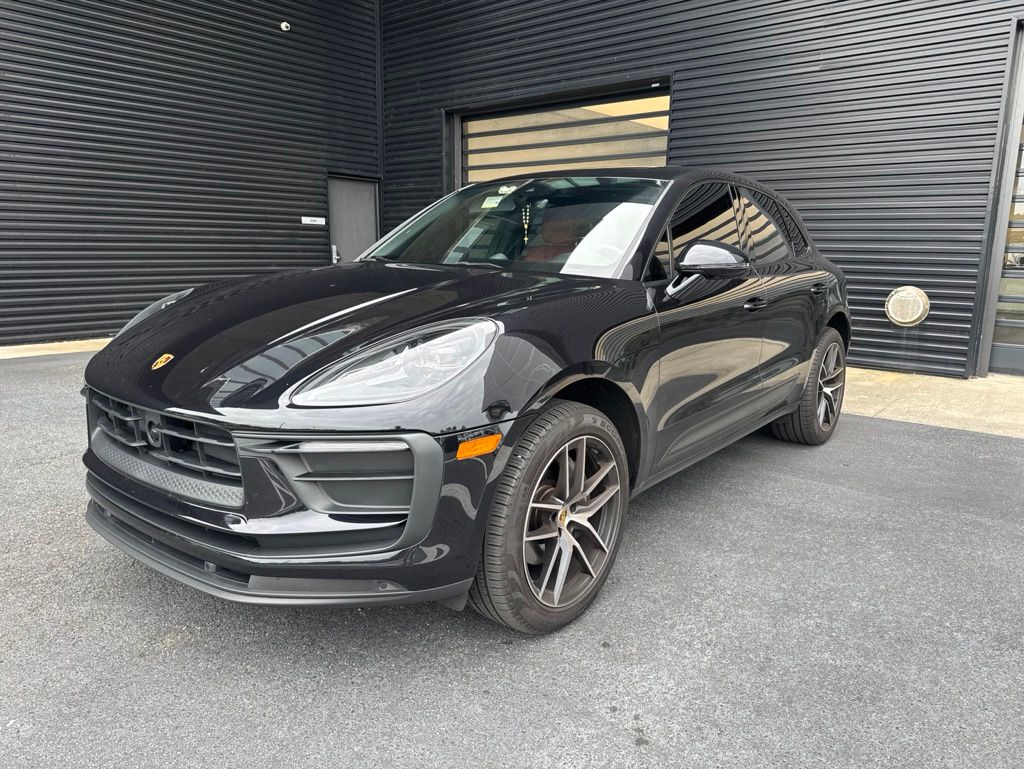 2024 Porsche Macan T's photo