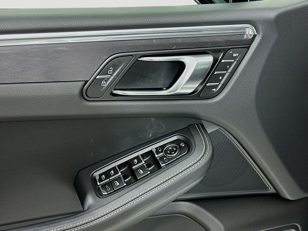 2026 Porsche Macan GTS - Photo 20