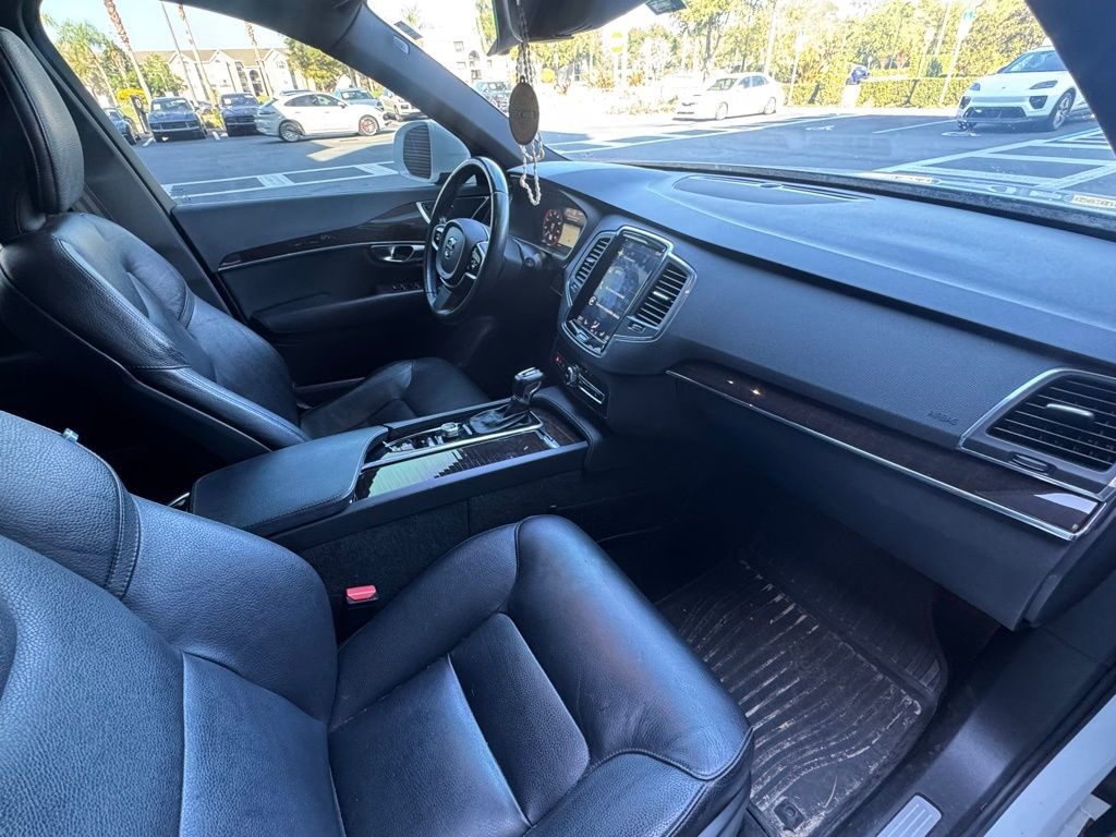 Used 2019 Volvo XC90 T6 Momentum SUV